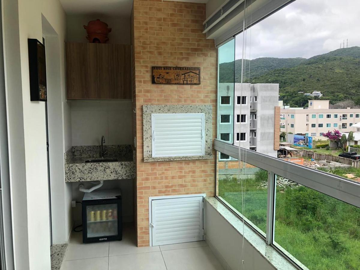 Lindo Apartamento Praia De Palmas Apartment Governador Celso Ramos Exterior photo
